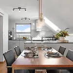 아파트 70 Qm Design-wohnung - 1,5 Baeder, Klimaanlage Und Ausblick