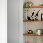 70 Qm Design-wohnung - 1,5 Baeder, Klimaanlage Und Ausblick 아파트 *