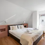 70 Qm Design-wohnung - 1,5 Baeder, Klimaanlage Und Ausblick *