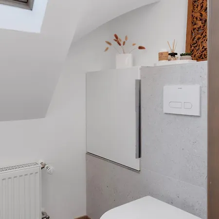 70 Qm Design-wohnung - 1,5 Baeder, Klimaanlage Und Ausblick Lejlighed