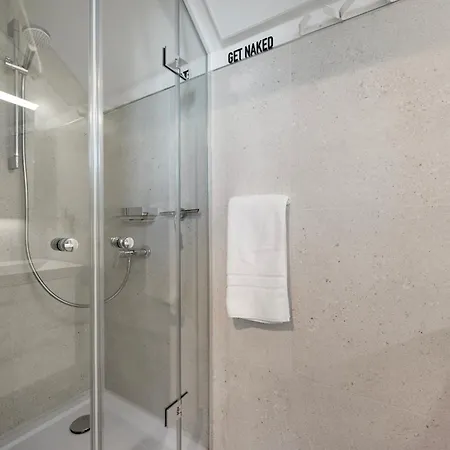 70 Qm Design-wohnung - 1,5 Baeder, Klimaanlage Und Ausblick Aschaffenburg