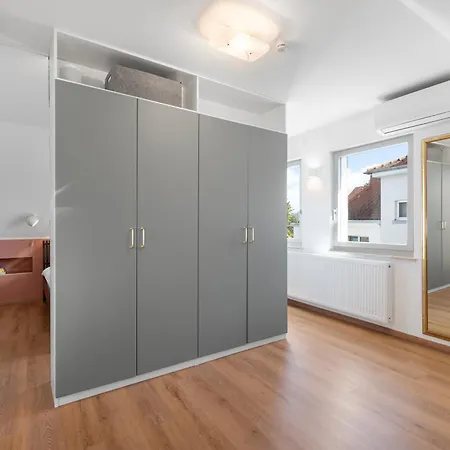 70 Qm Design-wohnung - 1,5 Baeder, Klimaanlage Und Ausblick Lejlighed *