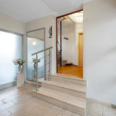 70 Qm Design-wohnung - 1,5 Baeder, Klimaanlage Und Ausblick Lejlighed